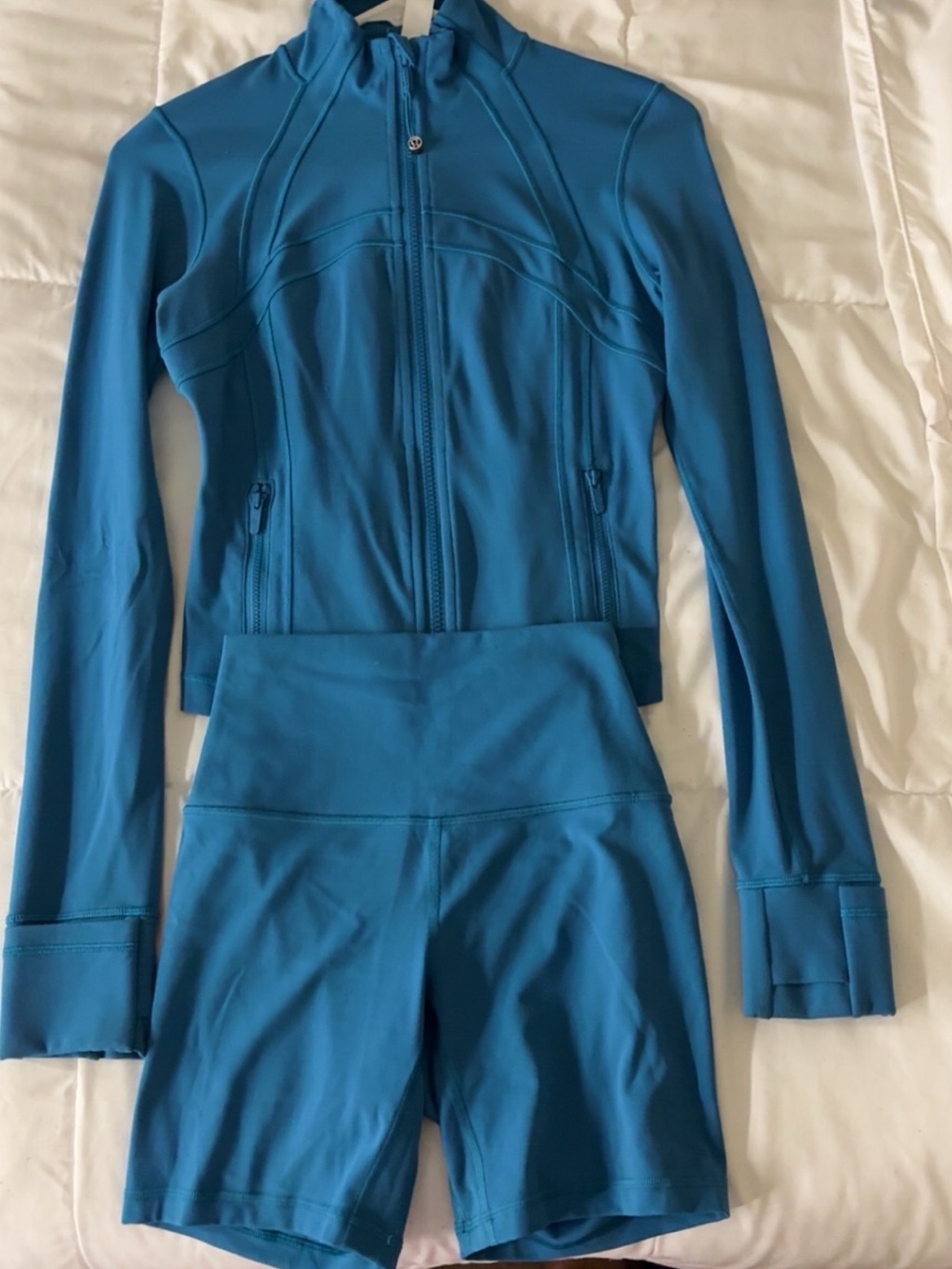 RARE Hawaiian Blue Lululemon Define Zip-Up Jacket and 6” Shorts Set